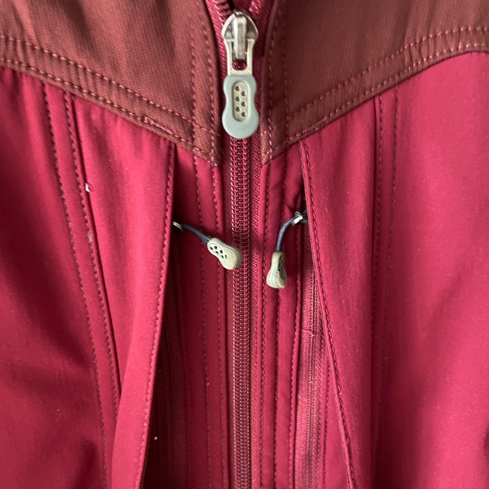 Patagonia Women’s Jacket with Fleece Interior - Picture 8 of 16